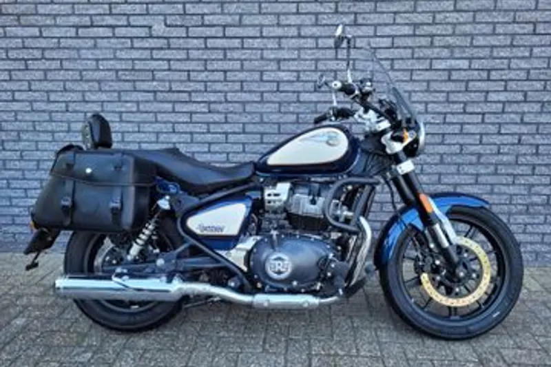 Royal Enfield Super Meteor 650 (2023)