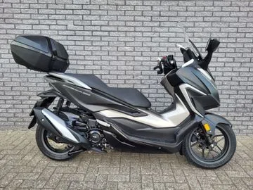 Honda NSS350 Forza (2021) — foto 1