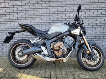 Honda CB650RA E-Clutch (2025) — foto 1