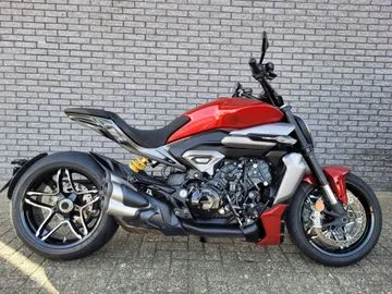 Ducati Diavel (2025) — foto 1