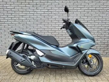 Honda PCX 125 (2025) — foto 1