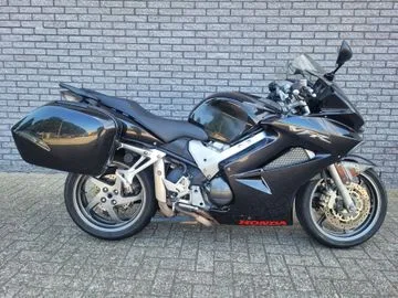 Honda VFR800 (2006) — foto 1
