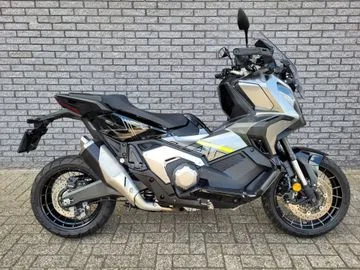 Honda X-ADV (2024) — foto 1
