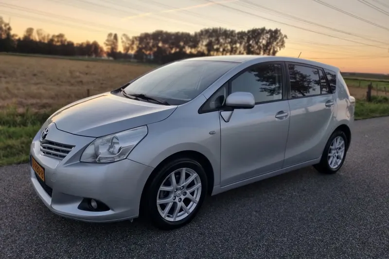 Toyota Verso (2011)