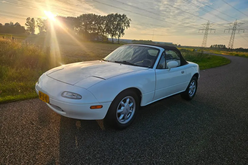 Mazda MX-5 (1990)