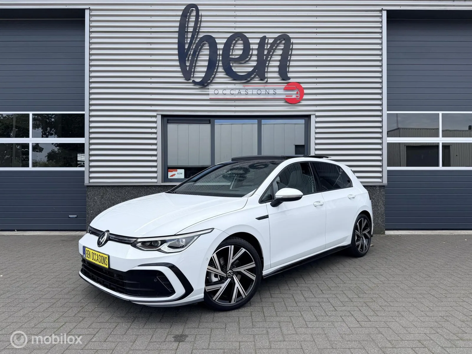Volkswagen Golf (2021) — foto 1