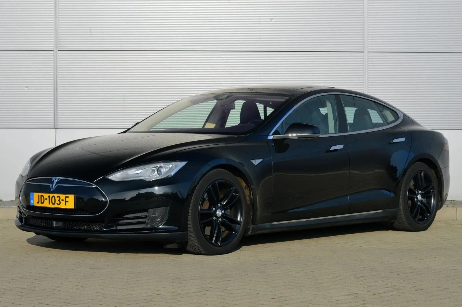 Tesla Model S (2016) — foto 1