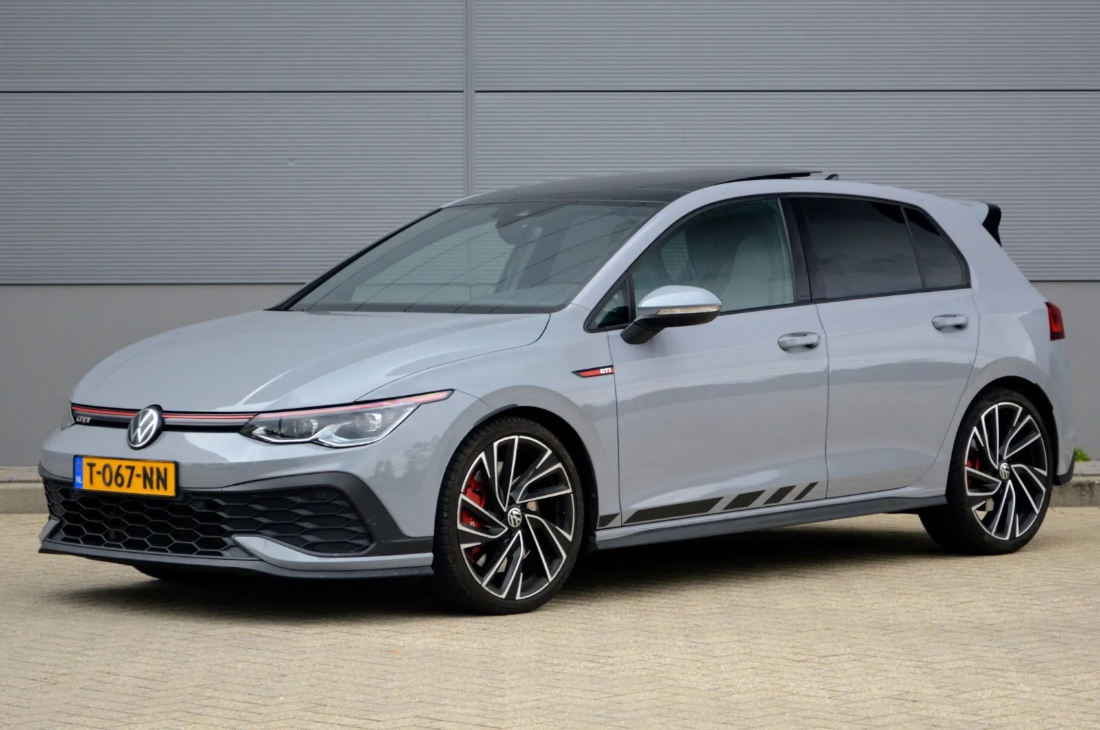 Volkswagen Golf (2021) — foto 1