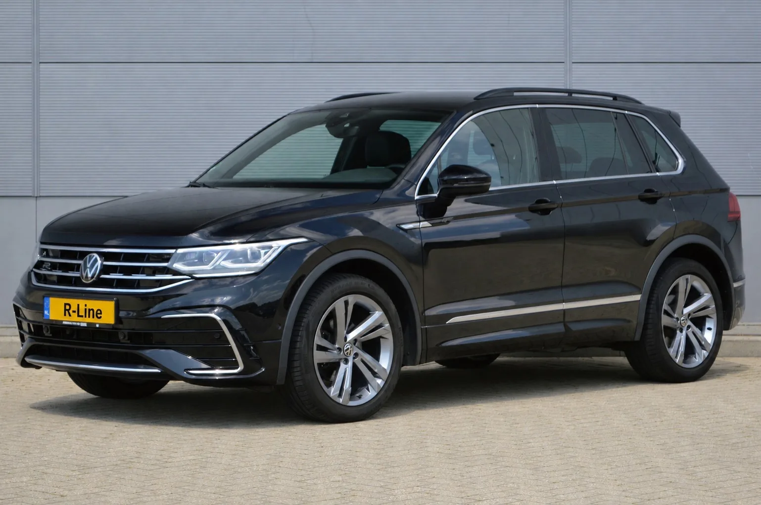 Volkswagen Tiguan (2023) — foto 1