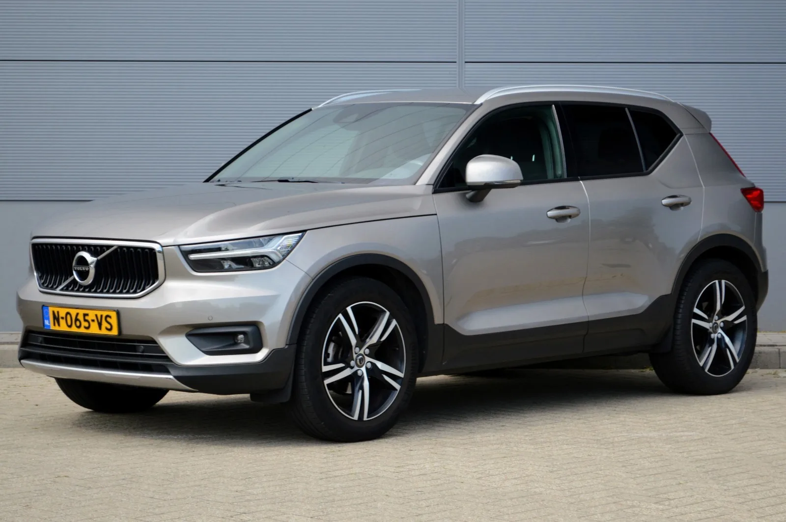 Volvo XC40 (2021) — foto 1