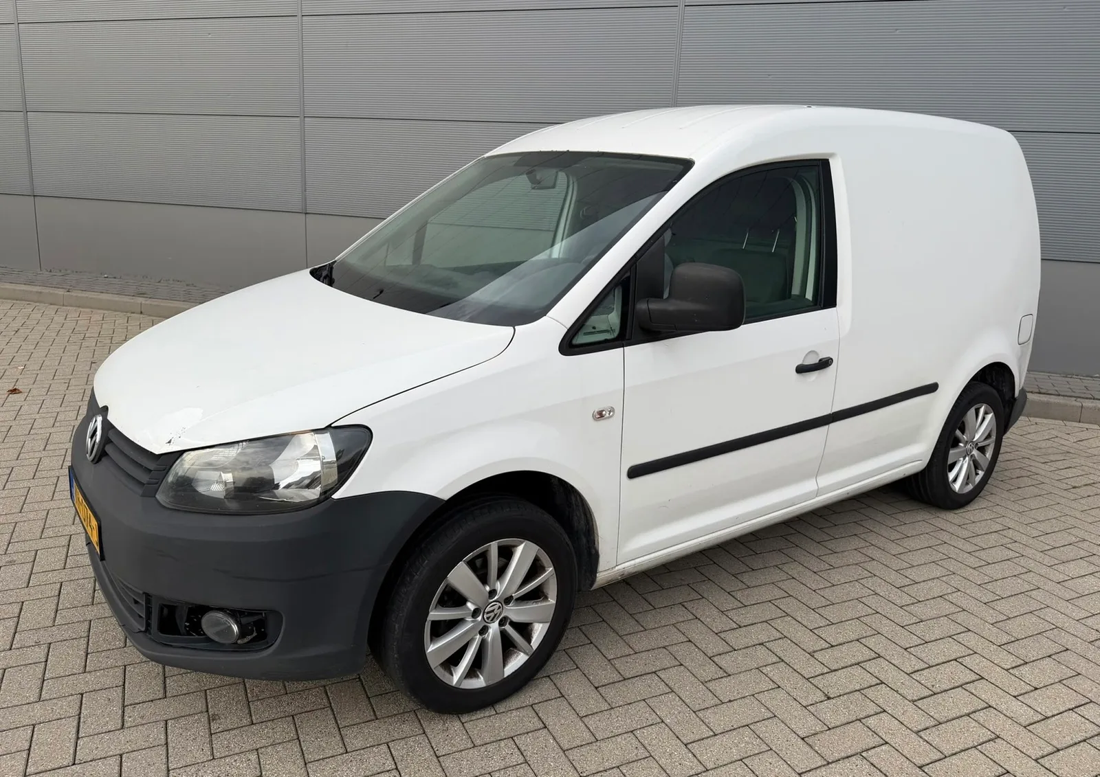 Volkswagen Caddy (2014) — foto 1