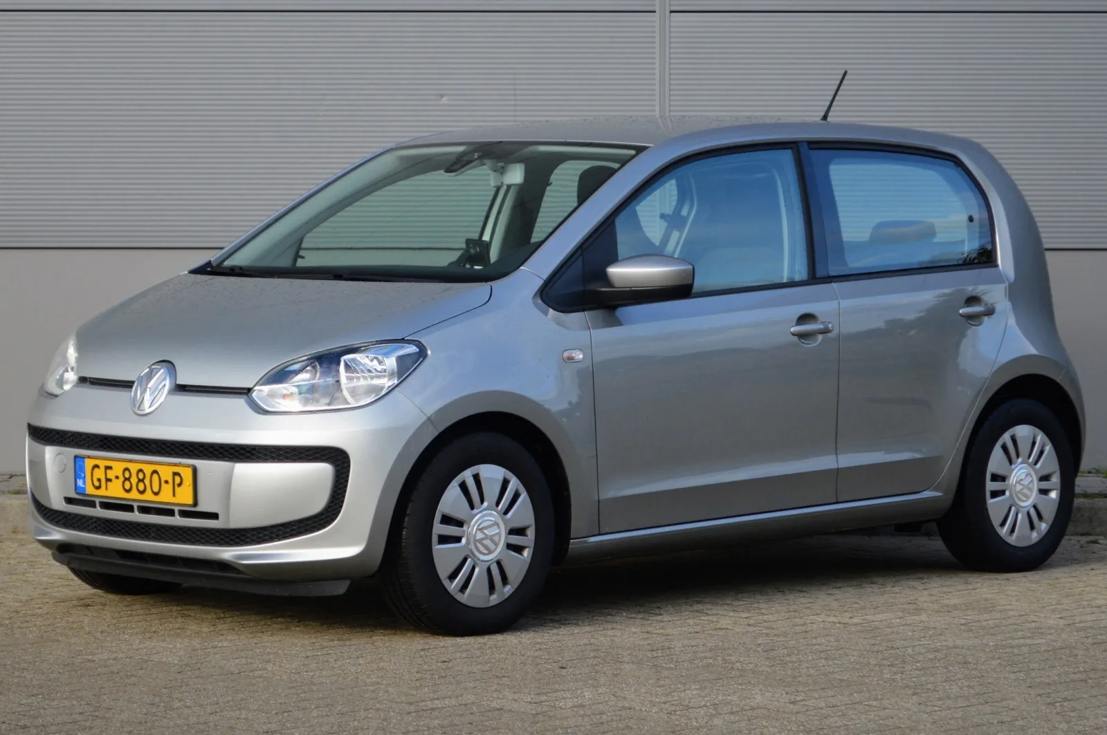 Volkswagen Up! (2015) — foto 1