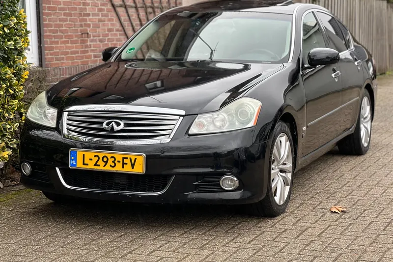 Infiniti M (2009)