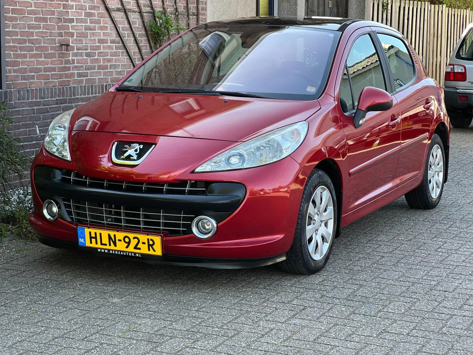 Peugeot 207 (2009) — foto 1