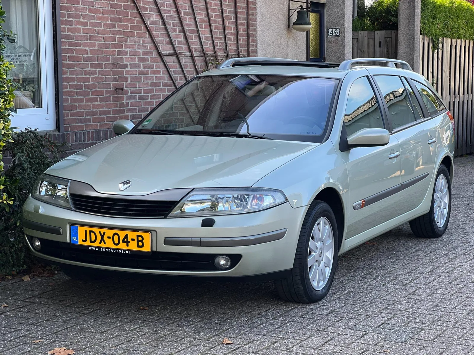 Renault Laguna (2001) — foto 1