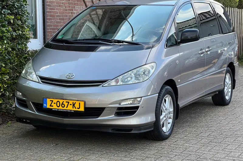 Toyota PREVIA (2004)