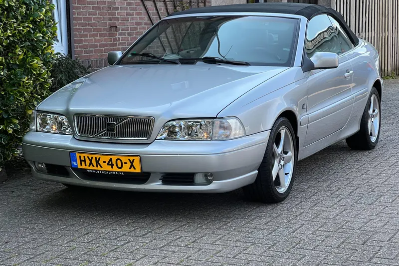 Volvo C70 (2004)