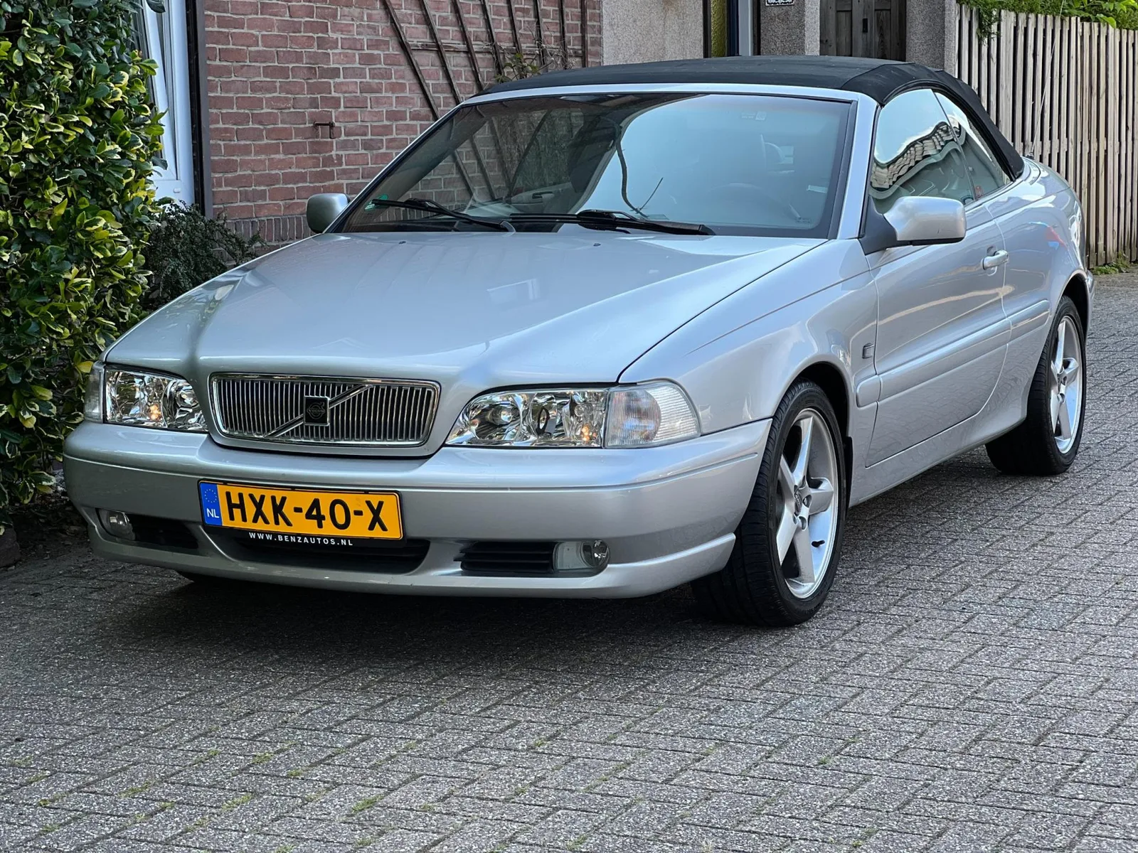 Volvo C70 (2004) — foto 1