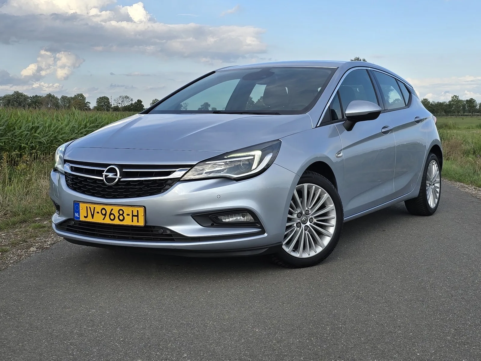 Opel Astra (2016) — foto 1