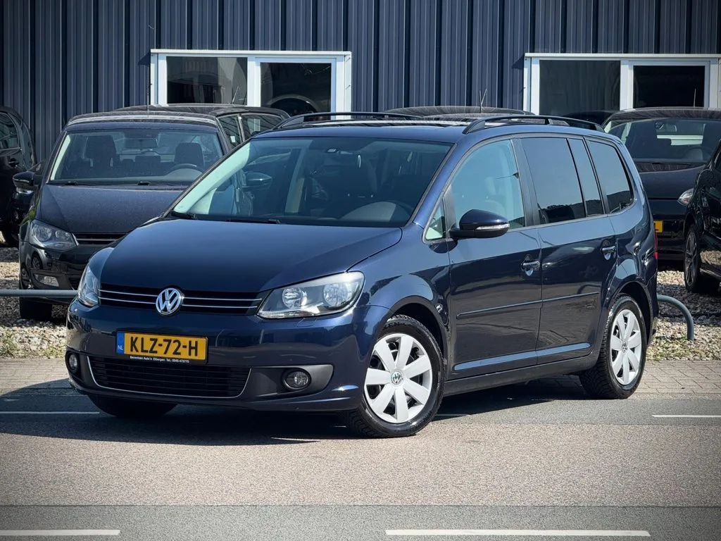 Volkswagen Touran (2011) — foto 1