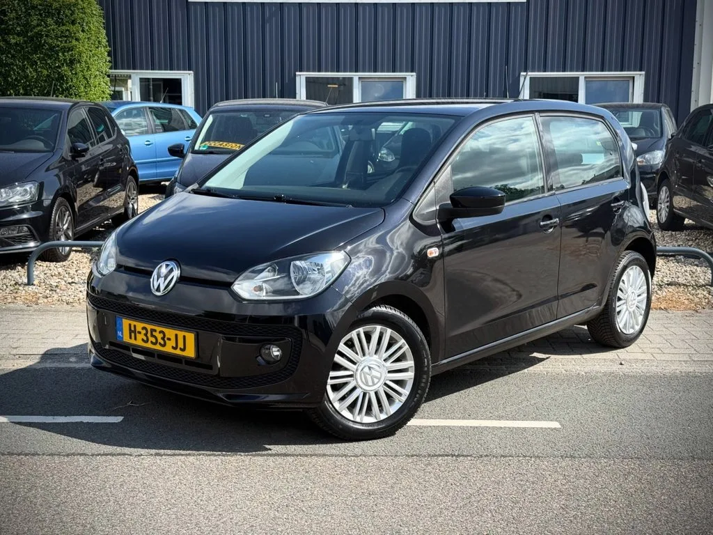 Volkswagen Up! (2014) — foto 1