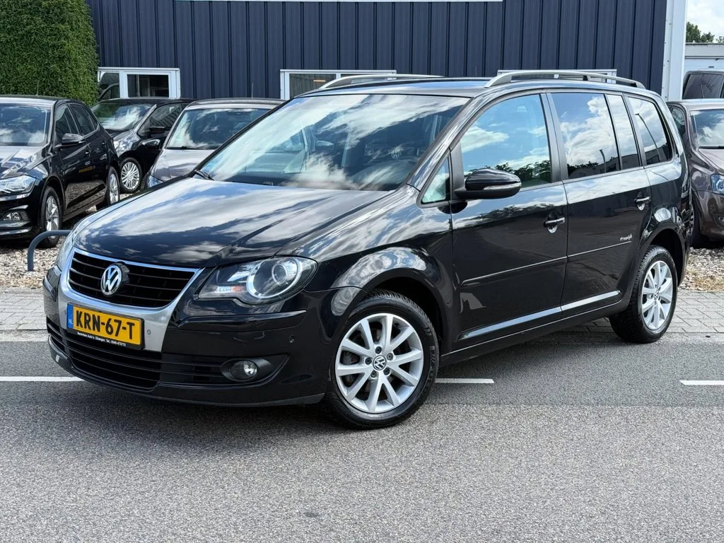 Volkswagen Touran (2010) — foto 1