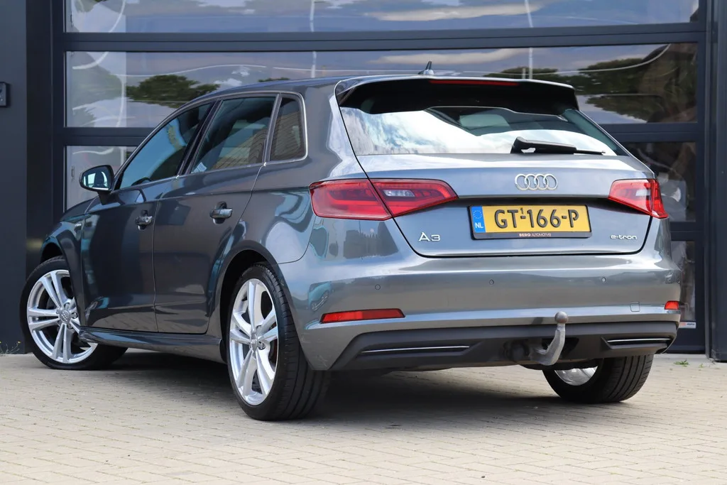 Audi A3 (2015) — foto 1