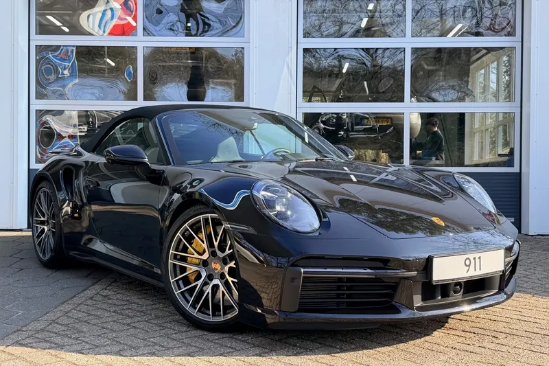 Porsche 911 (2024)