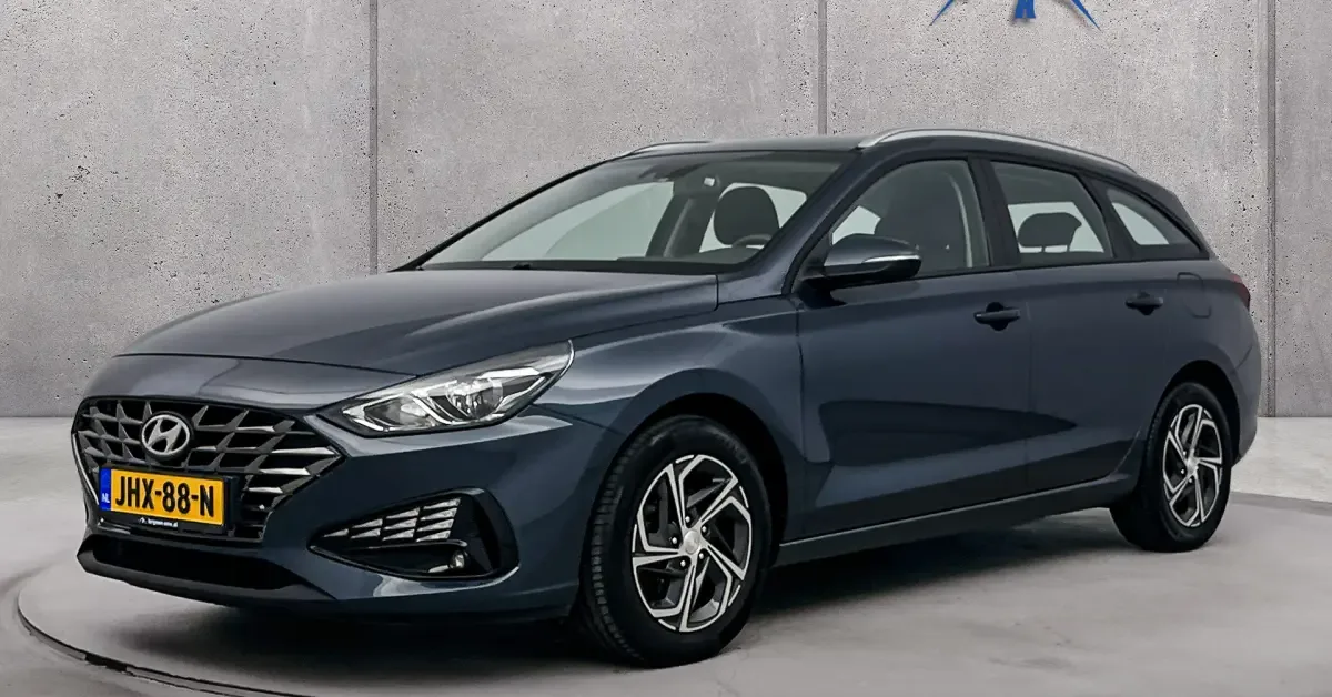 Hyundai i30 (2022) — foto 1
