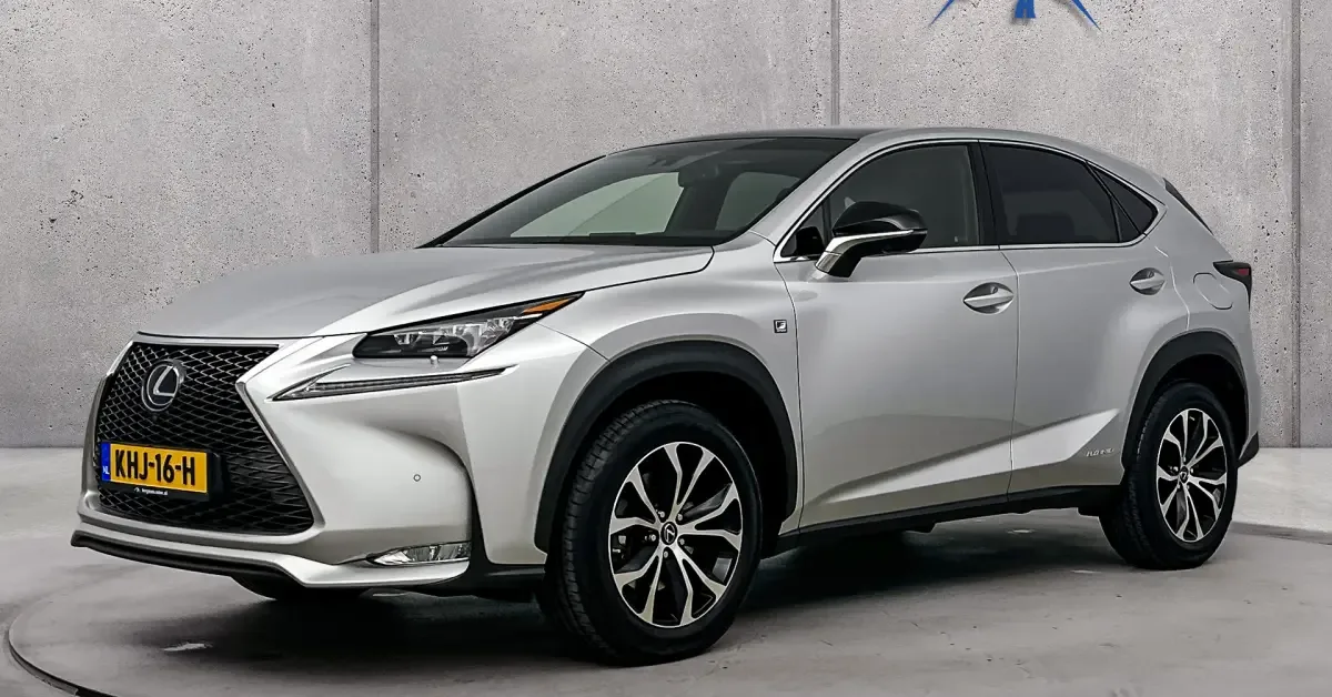 Lexus NX (2017) — foto 1