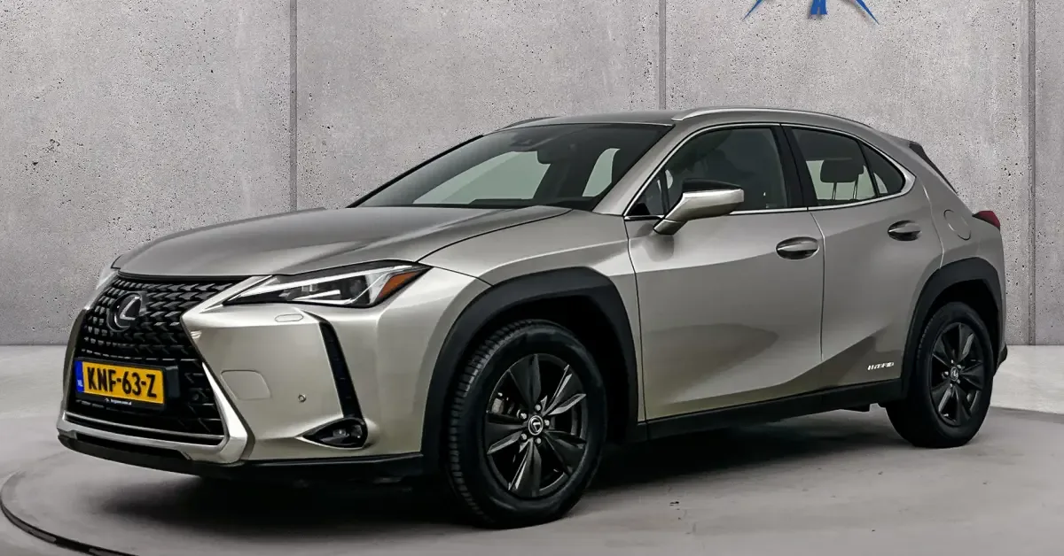 Lexus UX (2019) — foto 1