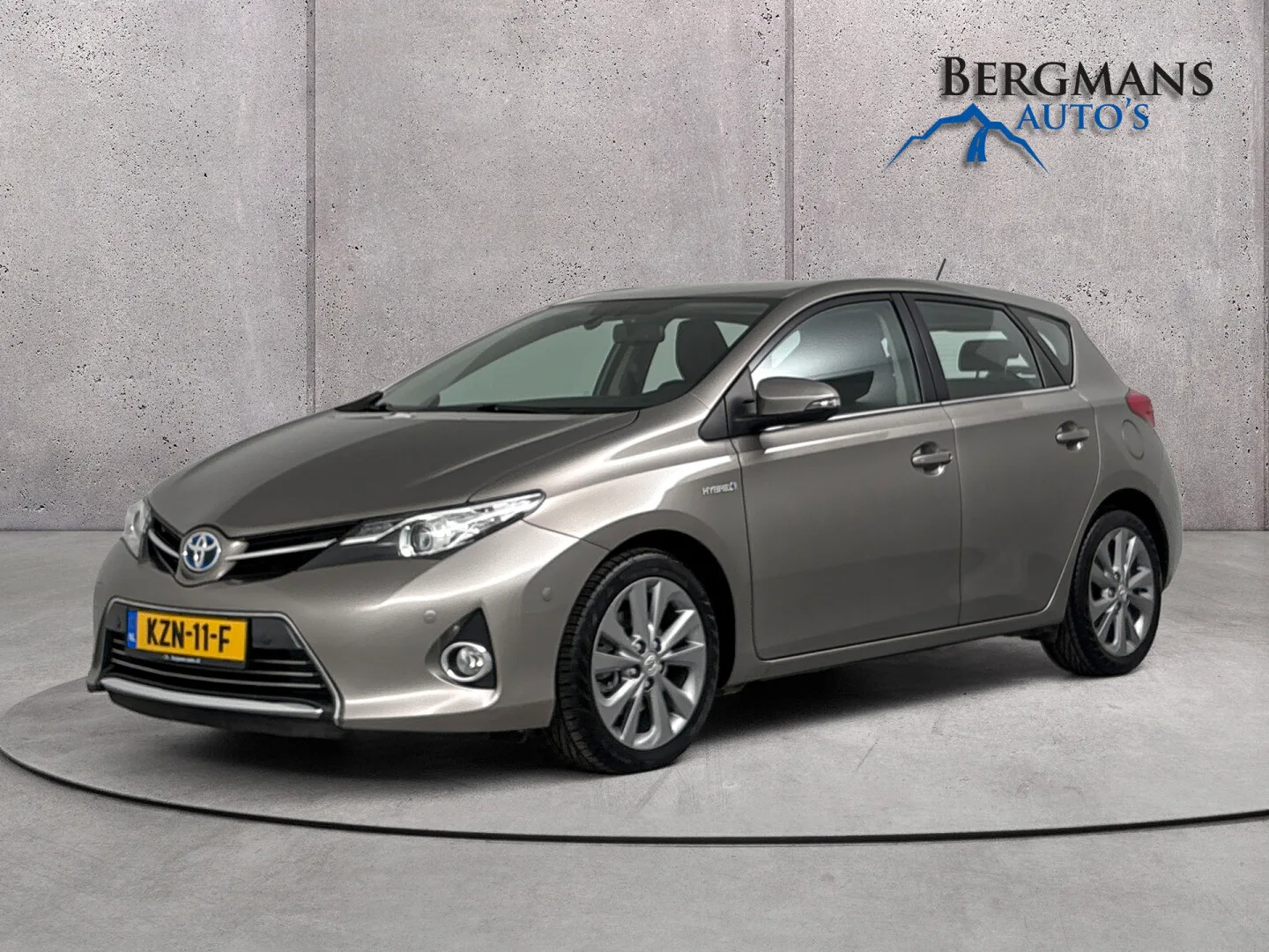 Toyota Auris (2013) — foto 1