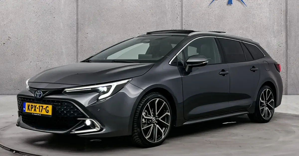 Toyota Corolla (2023) — foto 1