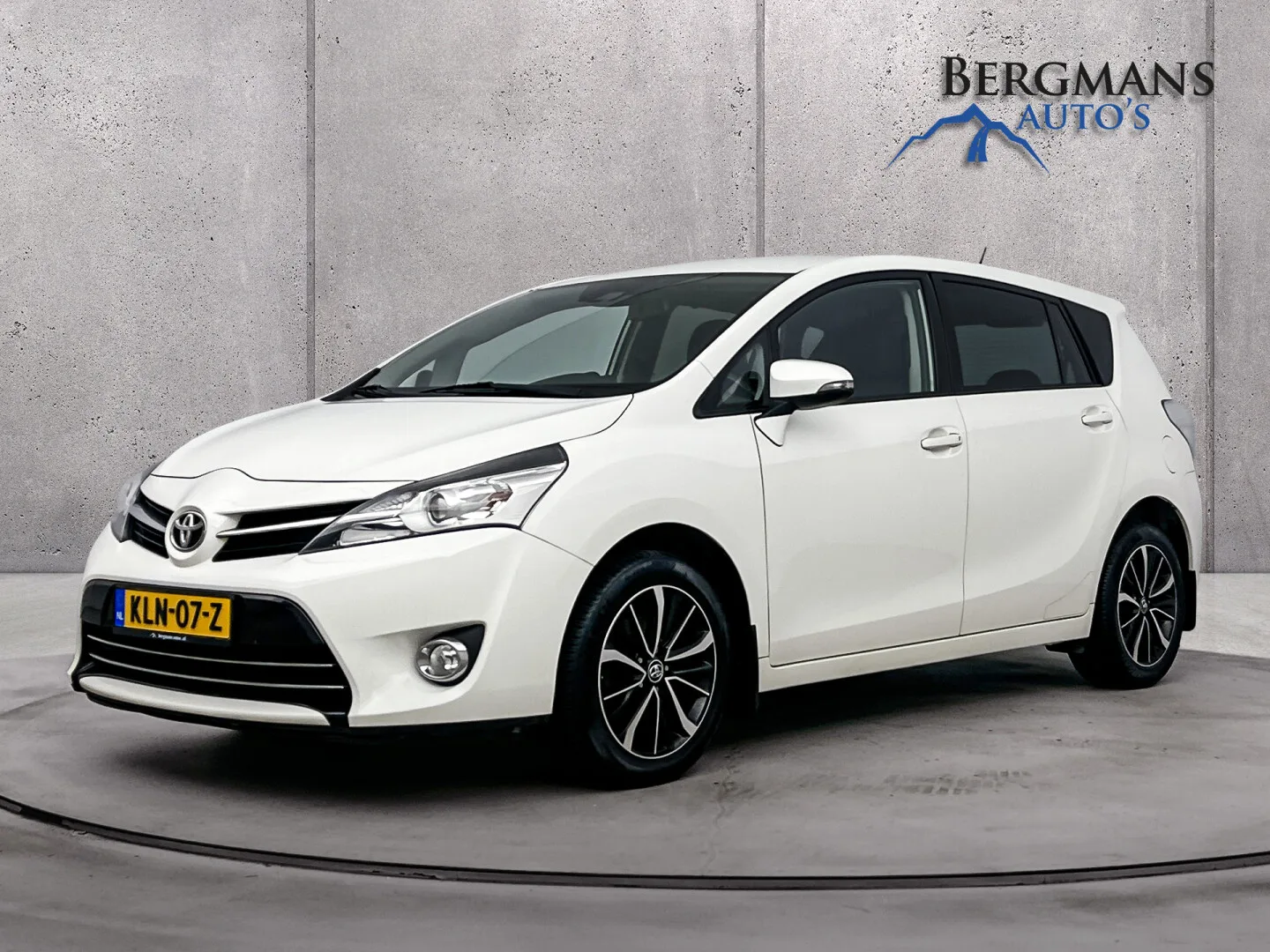 Toyota Verso (2017) — foto 1