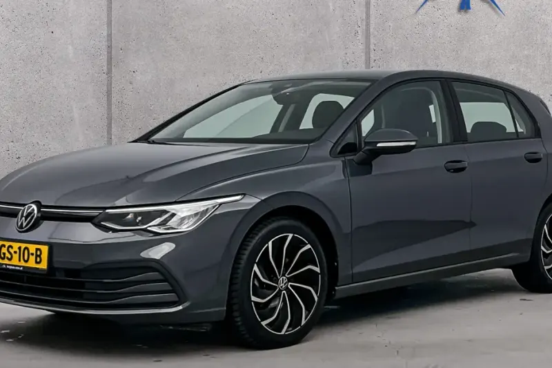 Volkswagen Golf (2023)