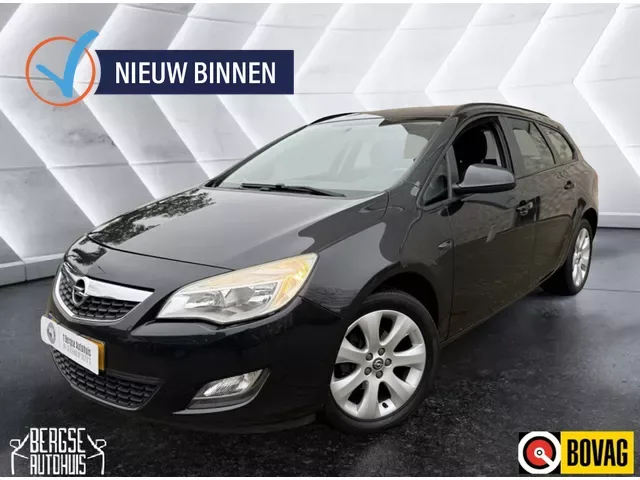 Opel Astra (2012) — foto 1