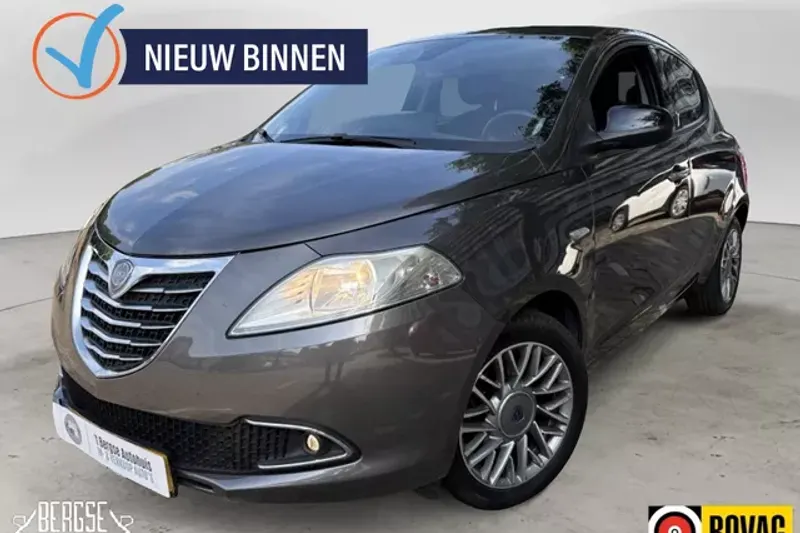 Lancia Ypsilon (2012)