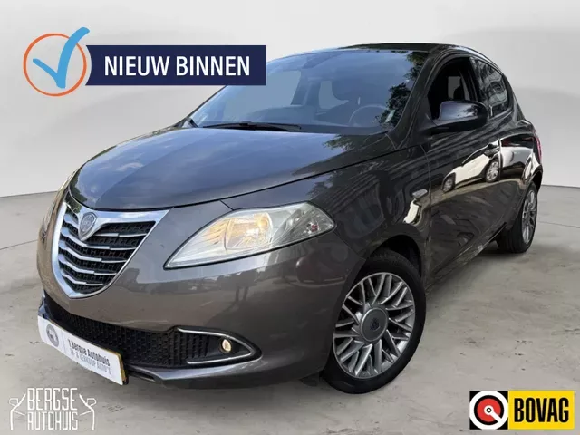Lancia Ypsilon (2012) — foto 1
