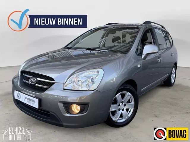 Kia Carens (2010) — foto 1