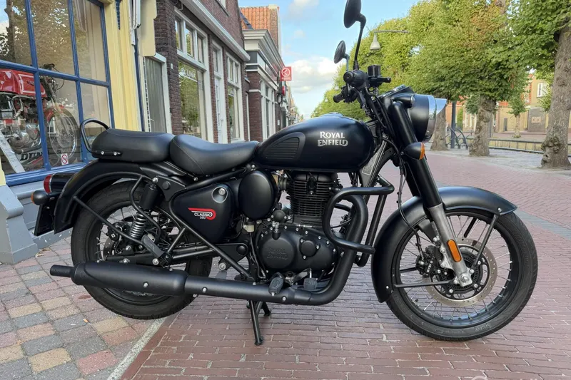 Royal Enfield Classic 350 (2024)