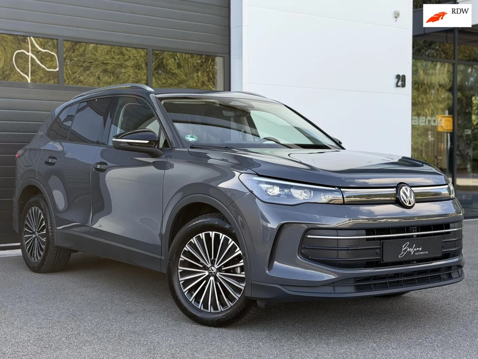 Volkswagen Tiguan (2025) — foto 1