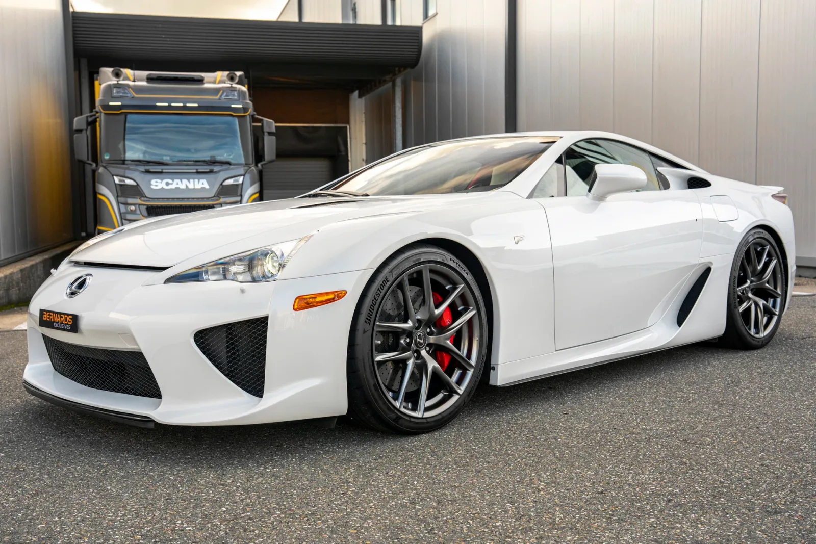Lexus LFA (2011) — foto 1