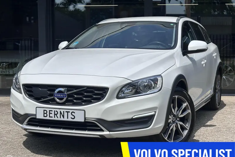 Volvo V60 Cross Country (2016)