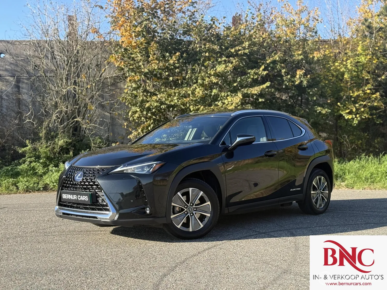 Lexus UX (2020) — foto 1