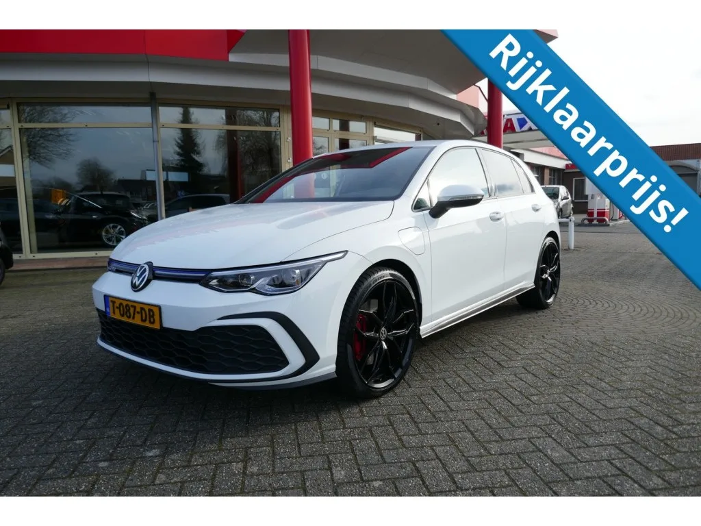 Volkswagen Golf (2020) — foto 1