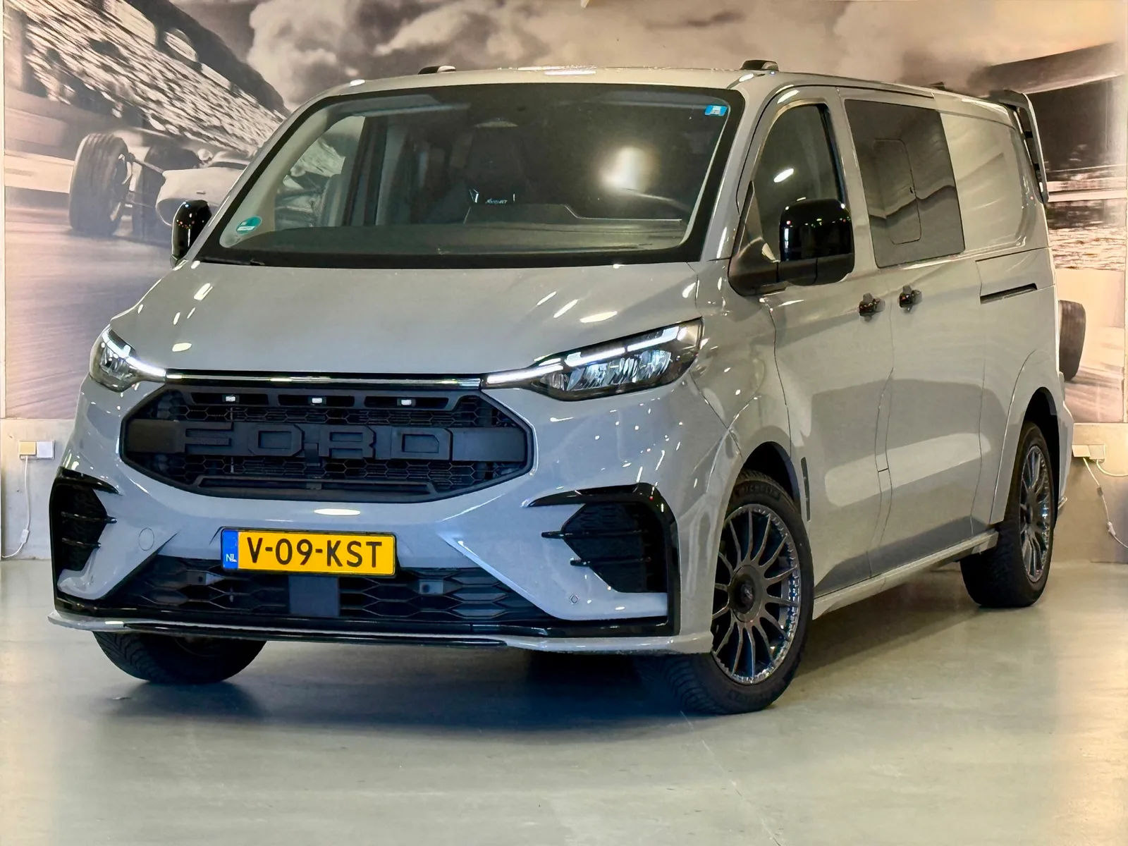 Ford Transit Custom (2024) — foto 1