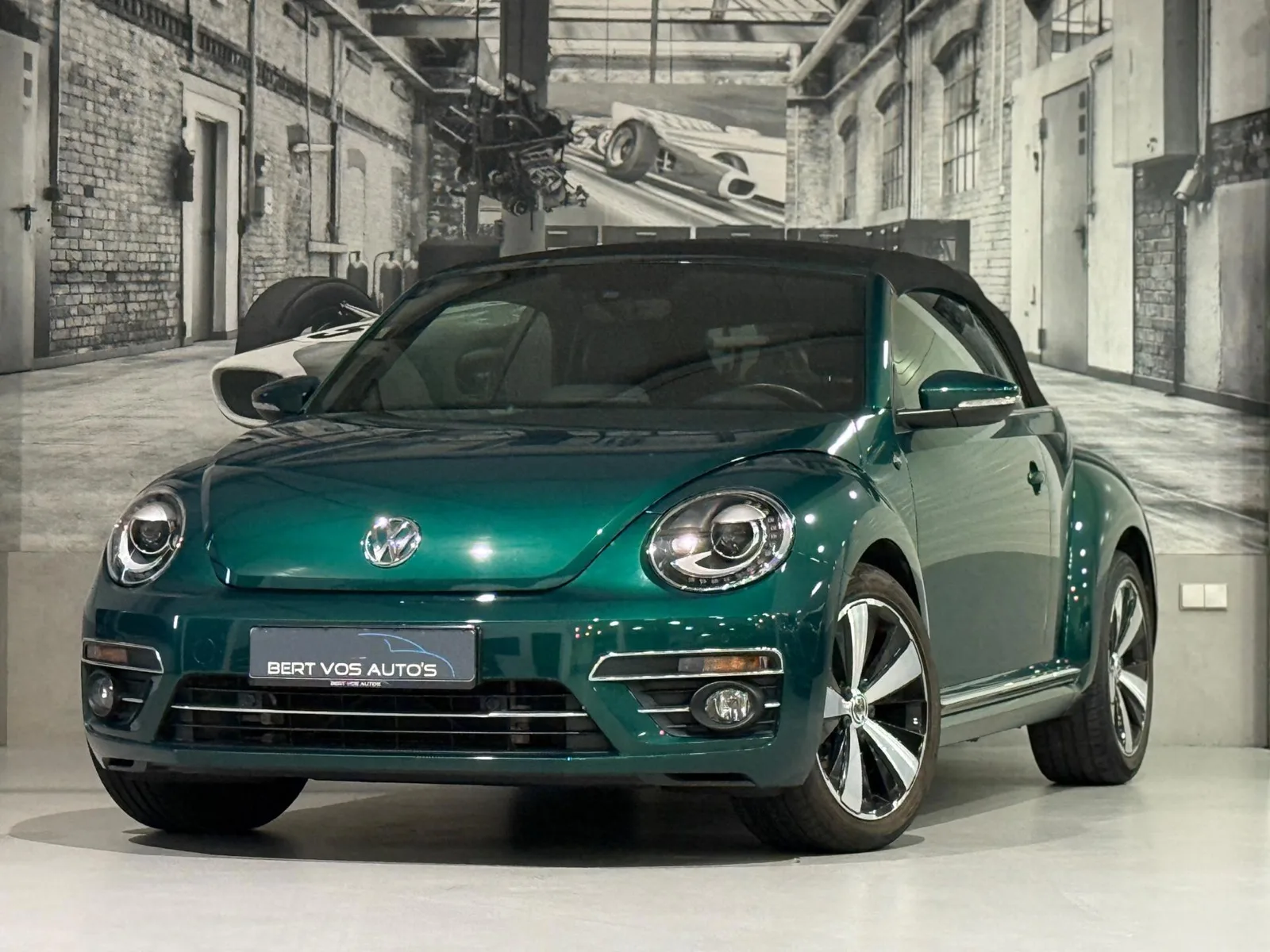 Volkswagen Beetle (2017) — foto 1
