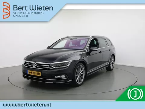 Volkswagen Passat (2022) — foto 1