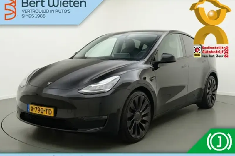 Tesla Model Y (2024)