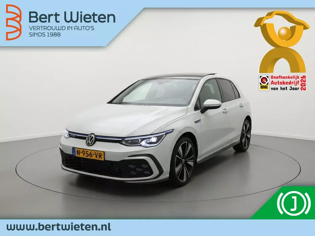 Volkswagen Golf (2023) — foto 1